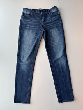 Maurices Women's 7/8 Straight Leg Jeans in Medium Blue Wash